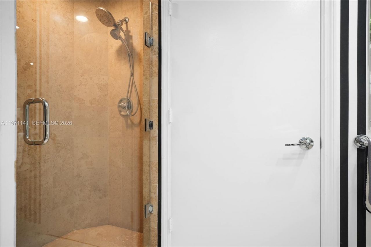 4775 Collins Ave, Unit 1806, Miami Beach, FL 33140 Photo