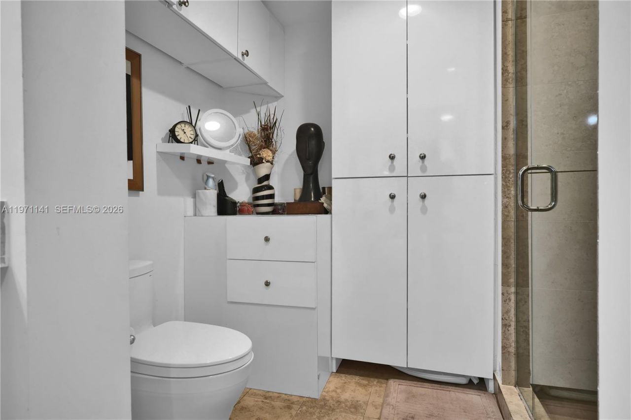 4775 Collins Ave, Unit 1806, Miami Beach, FL 33140 Photo