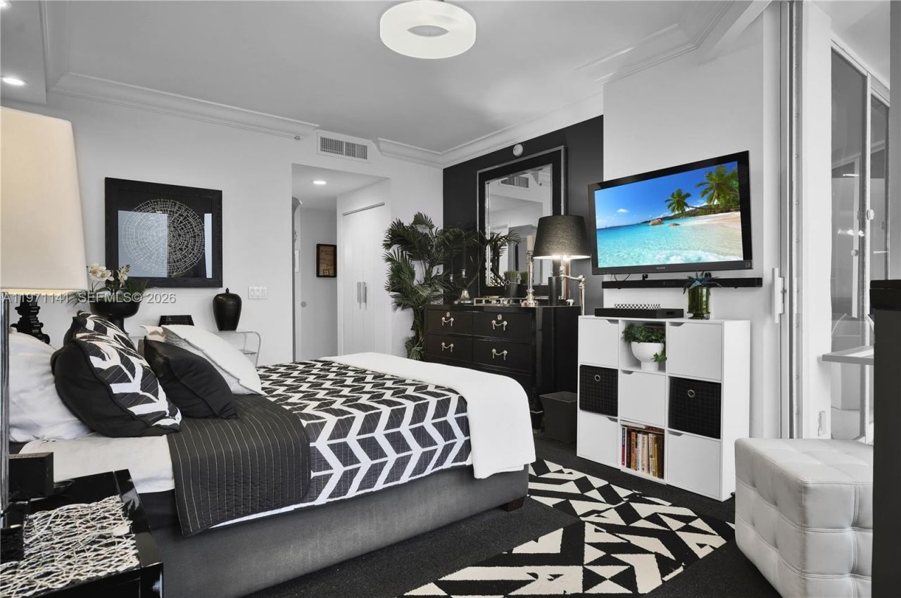 4775 Collins Ave, Unit 1806, Miami Beach, FL 33140 Photo