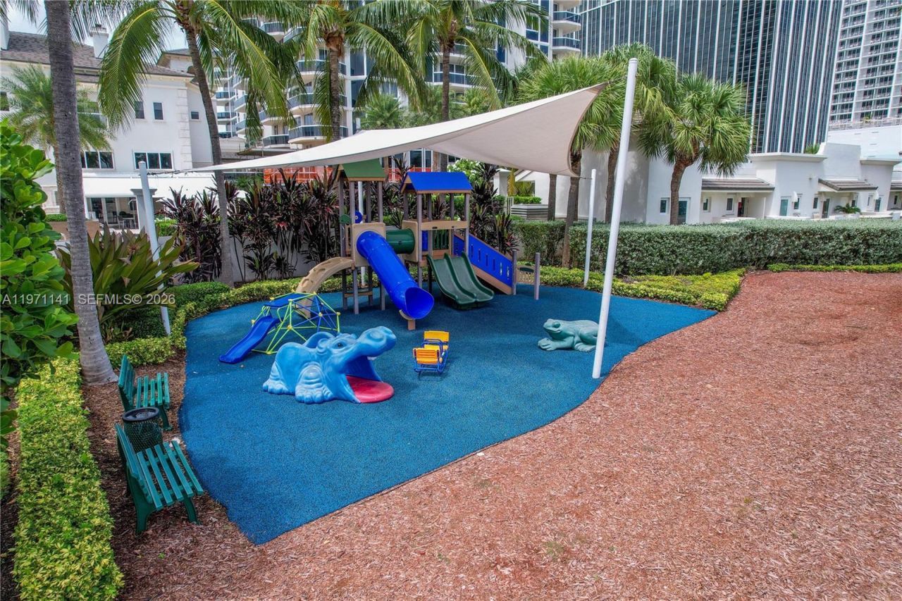4775 Collins Ave, Unit 1806, Miami Beach, FL 33140 Photo