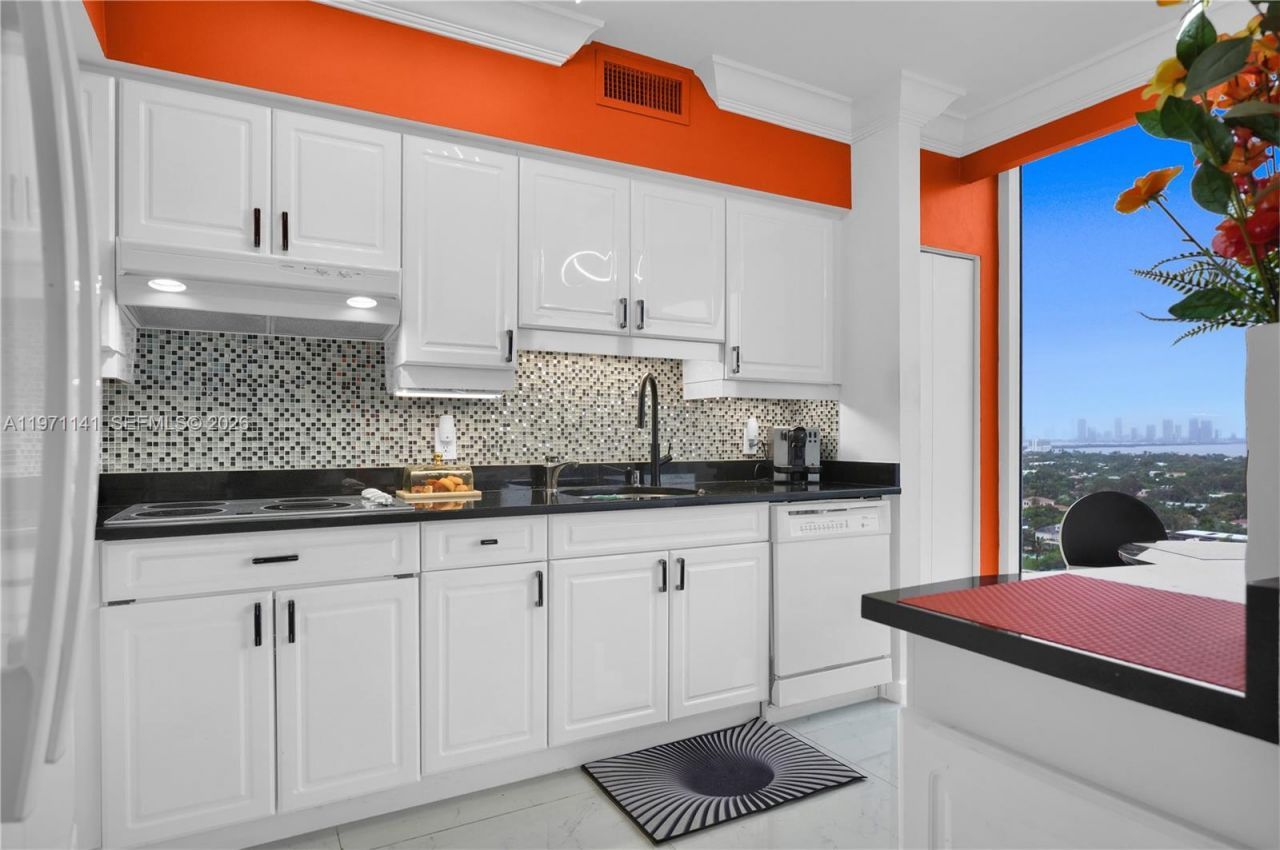 4775 Collins Ave, Unit 1806, Miami Beach, FL 33140 Photo