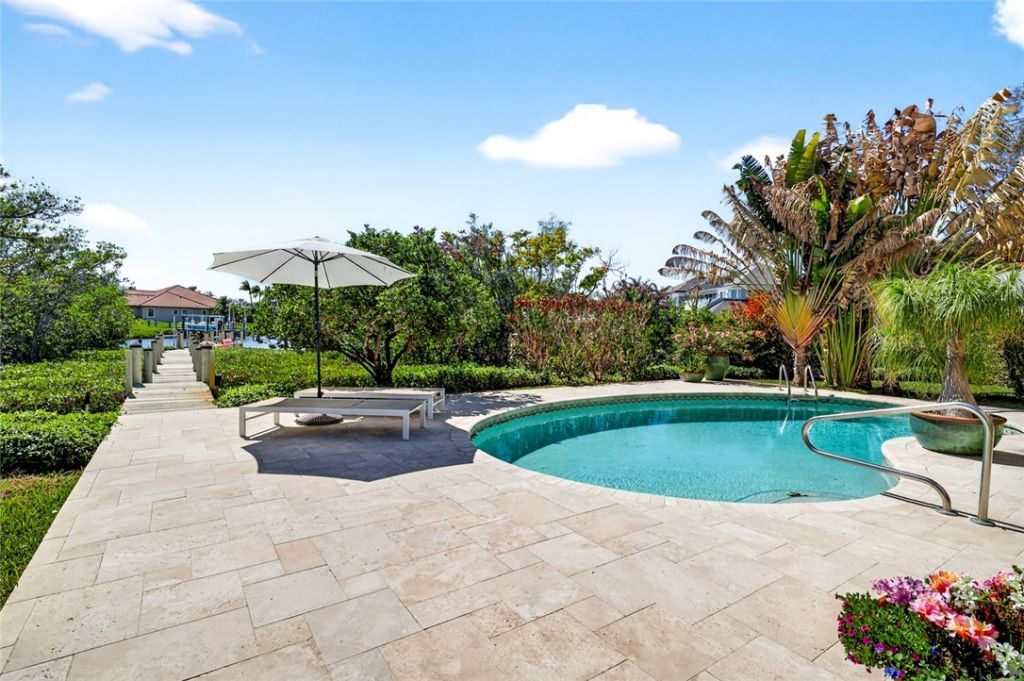 77 Cache Cay Drive, Vero Beach, FL 32963 Photo