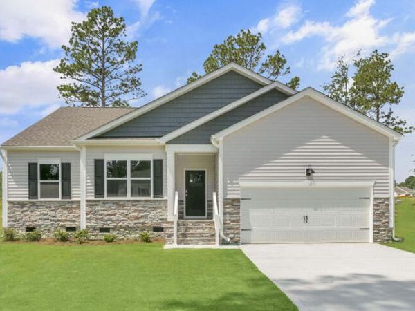 3069 Platinum Circle, West End, NC 27376