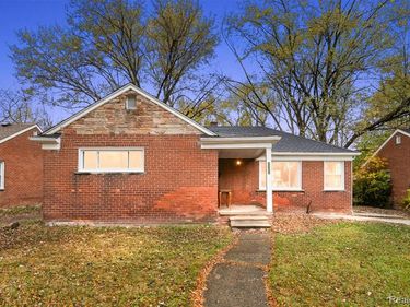 24221 Cloverlawn Street, Oak Park, MI 48237