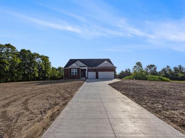 7557 Orchard Lane, Washington Twp, MI 48095