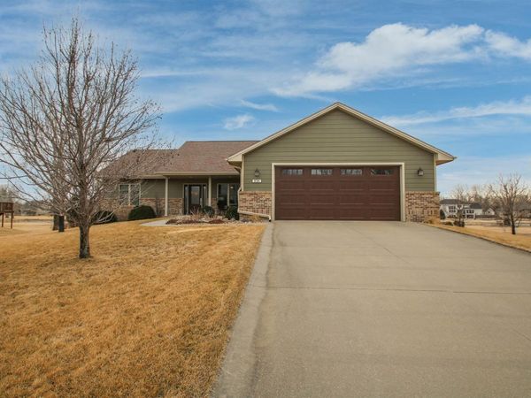 836 Brookside Drive, Jefferson, SD 57038