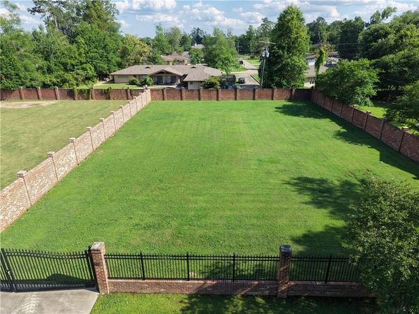 911 GREENLAWN Drive, Hammond, LA 70401