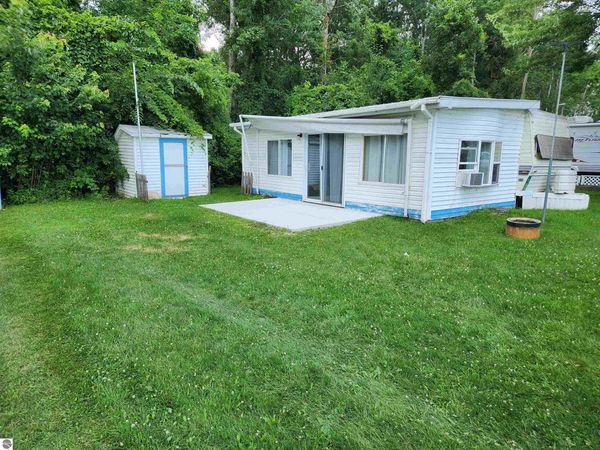 831 Main Street S, Au Gres, MI 48703