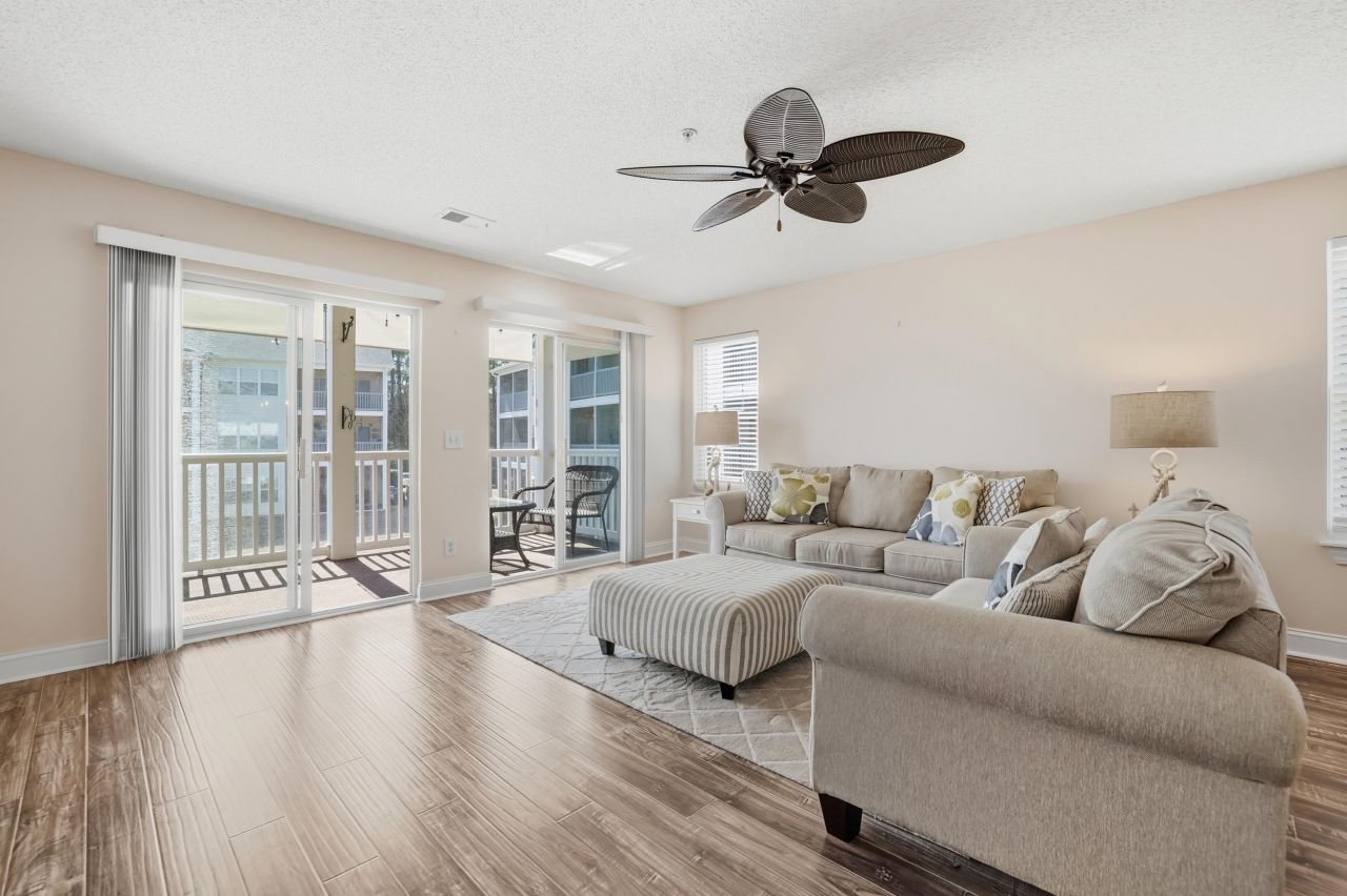 627 Woodmoor Dr.  Photo 10