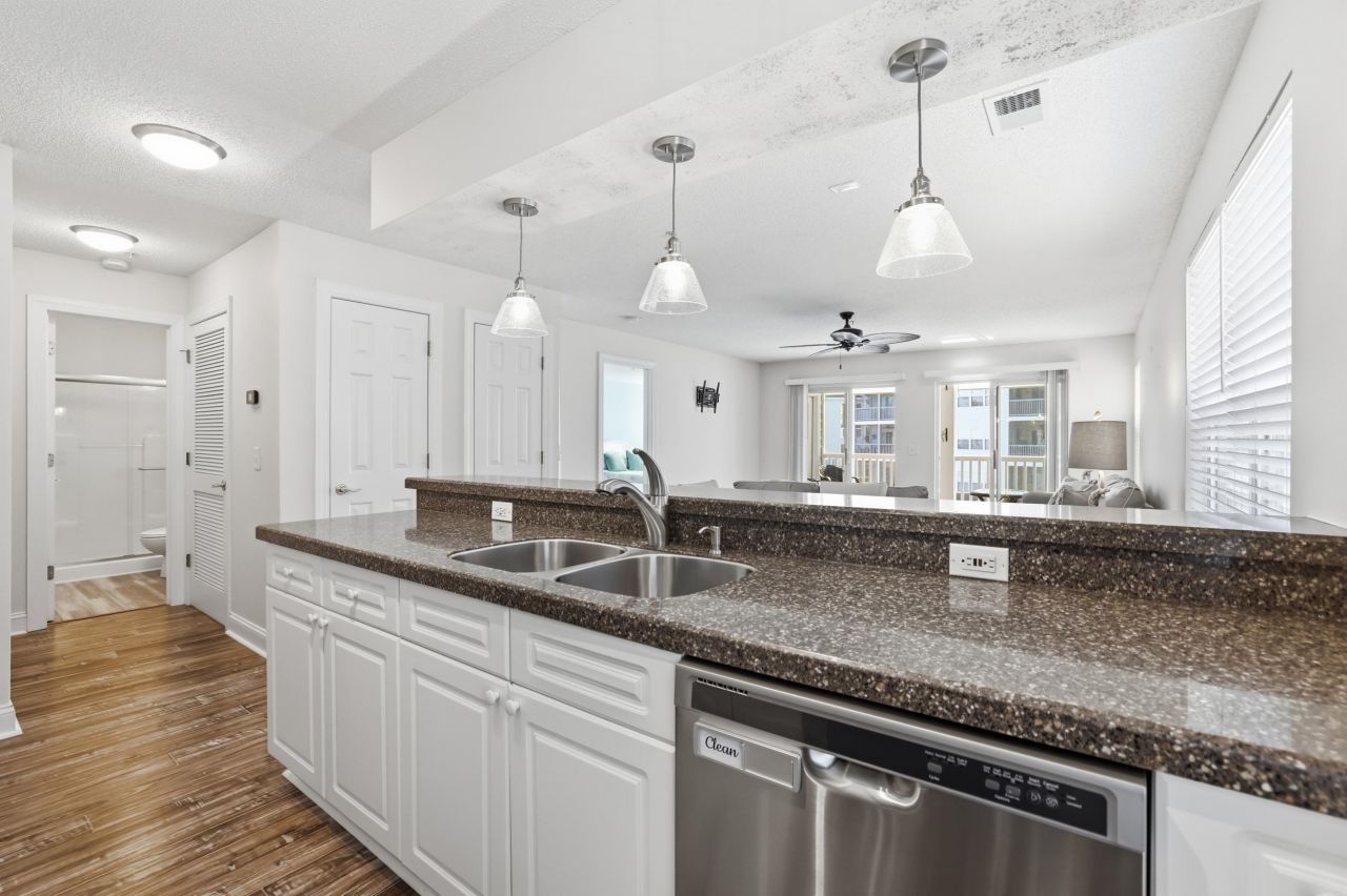 627 Woodmoor Dr.  Photo 5