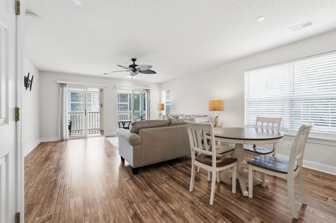 627 Woodmoor Dr.  Photo 8