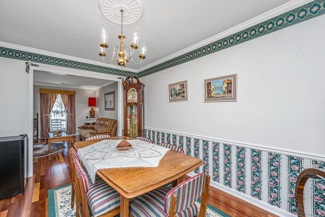 1375 Emerald Forest Parkway Photo 12