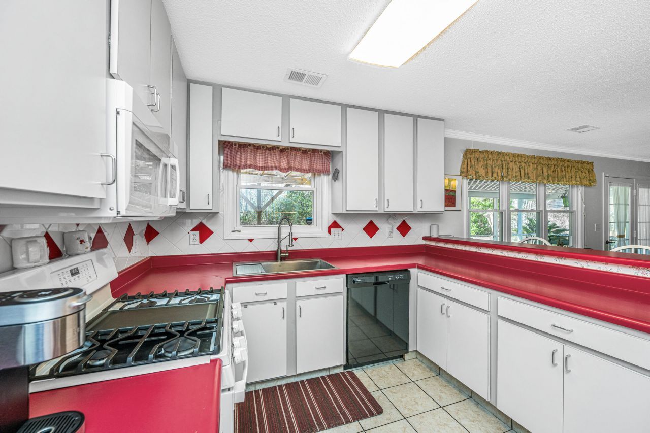 1375 Emerald Forest Parkway Photo 13