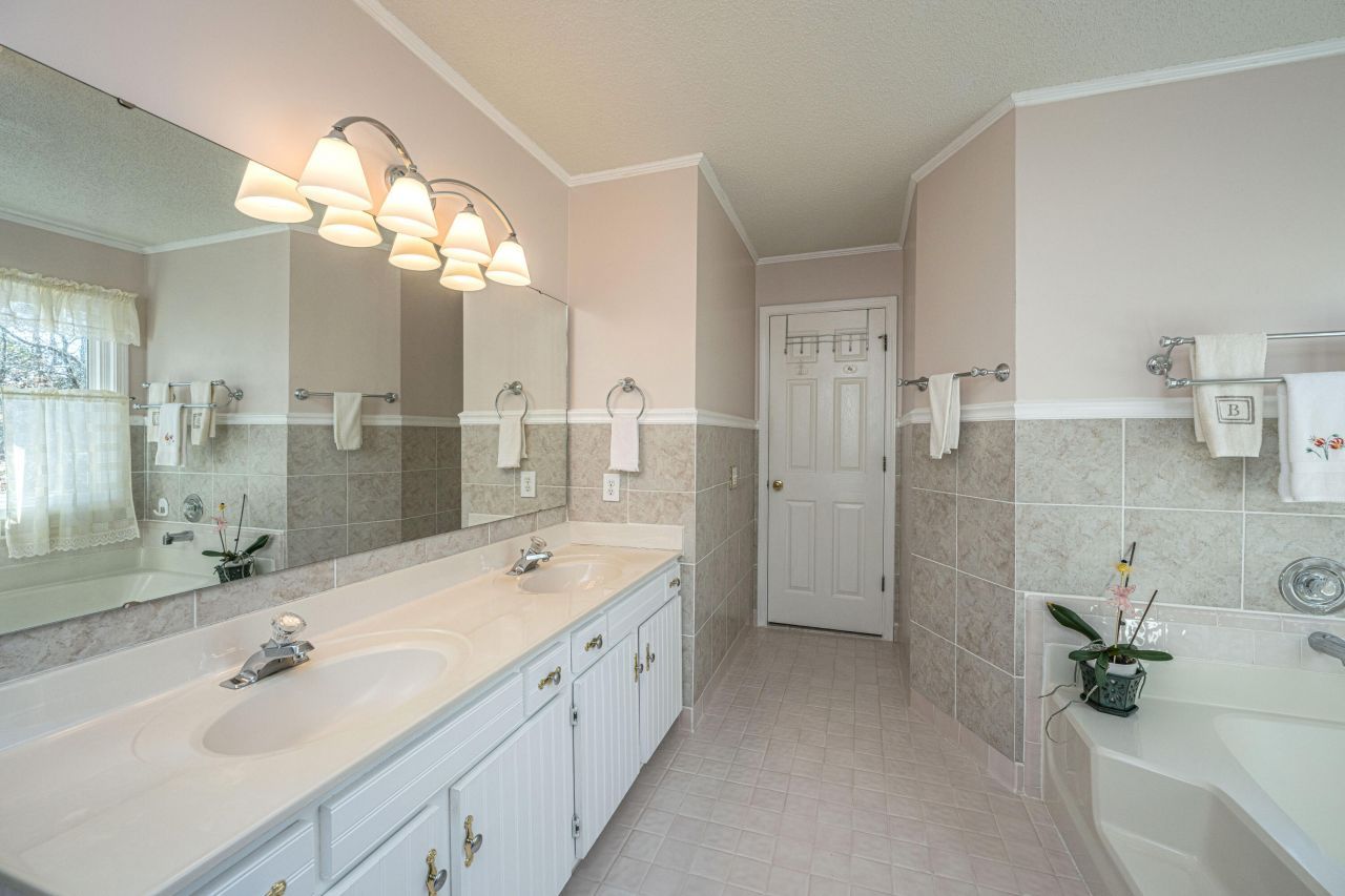 1375 Emerald Forest Parkway Photo 27