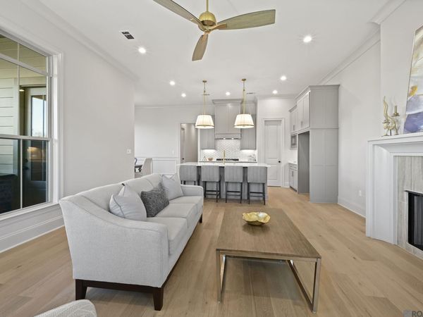 5091 Stonewater Dr, Gonzales, LA 70737