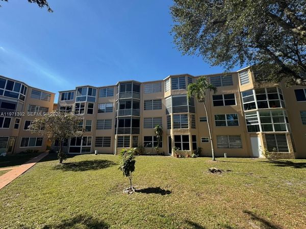 1301 NE 191st St , Unit F405, Miami, FL 33179