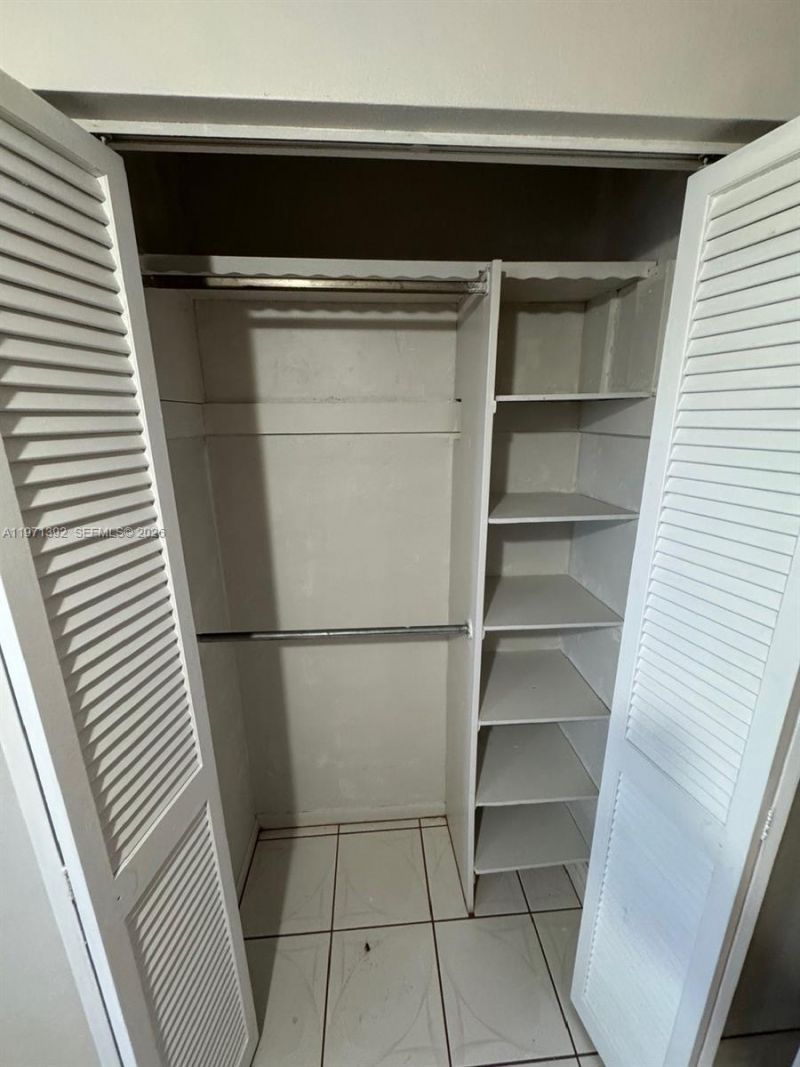 1301 NE 191st St , Unit F405, Miami, FL 33179 Photo