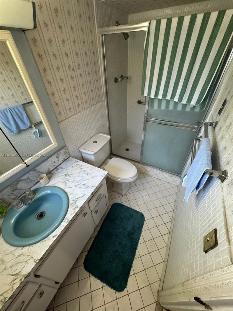 1301 NE 191st St , Unit F405, Miami, FL 33179 Photo