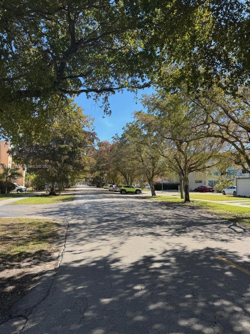 1301 NE 191st St , Unit F405, Miami, FL 33179 Photo