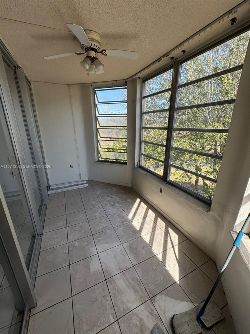 1301 NE 191st St , Unit F405, Miami, FL 33179 Photo
