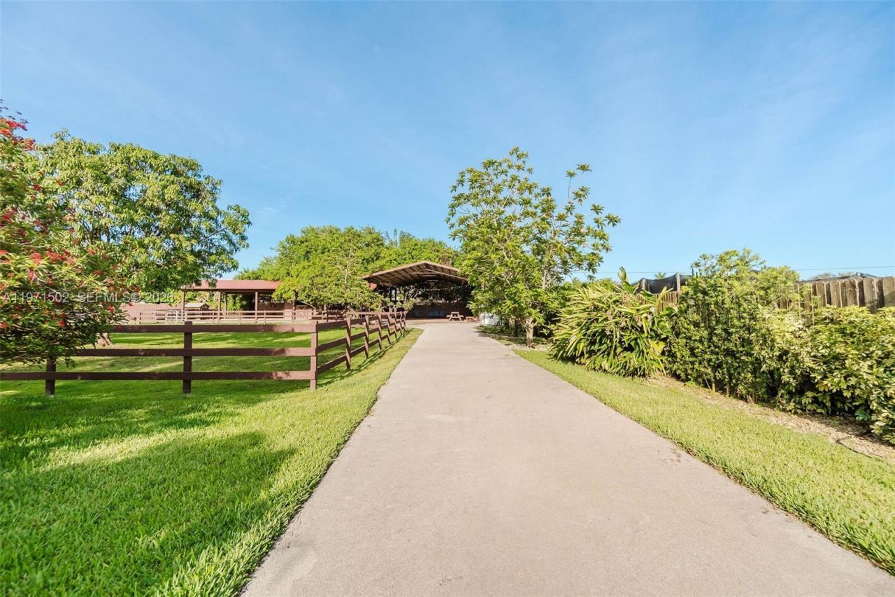 23525 SW 217th Ave, Homestead, FL 33031 Photo