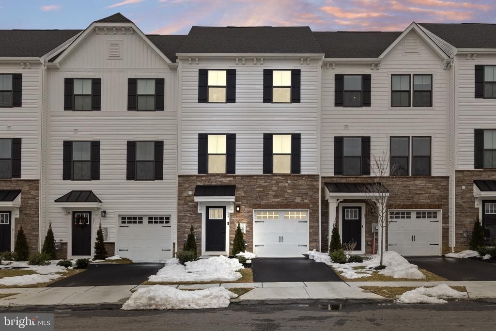 19 Rosemary Way, Mount Laurel, NJ 08054 Main Photo