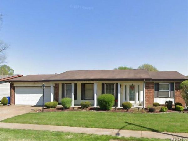 700 Dewayne Drive, Florissant, MO 63031