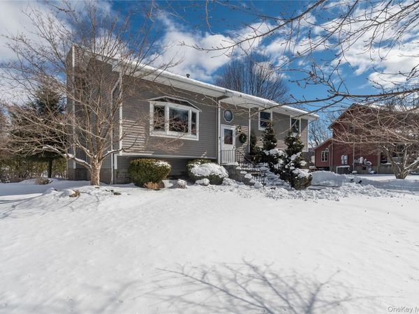 11 Shaker Court, New Windsor, NY 12553