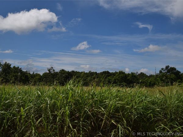 1728 N 5th Street , Stilwell, OK 74960