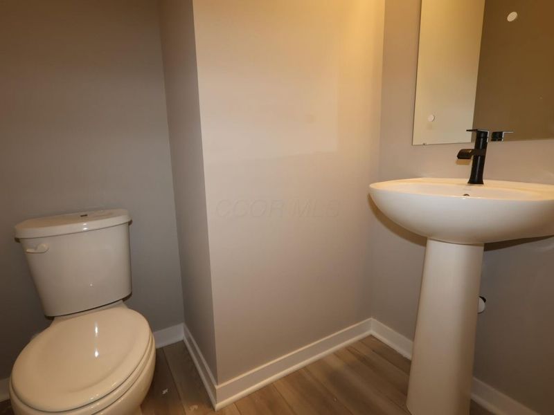 358 Oakmont Drive, Commercial Point, OH 43116 Photo 2