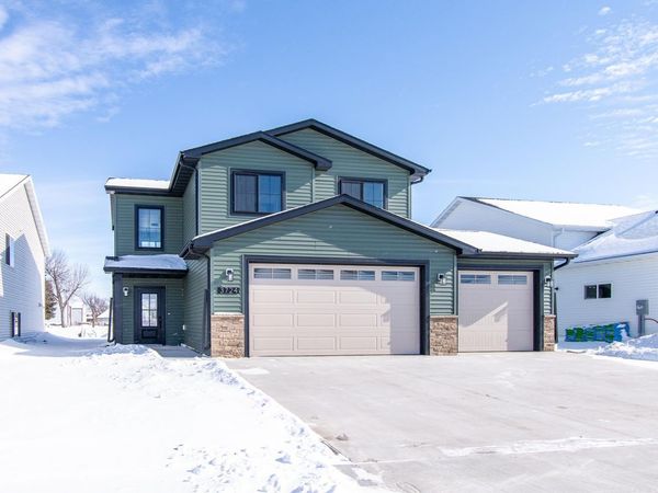 3724 27th Street S, Moorhead, MN 56560