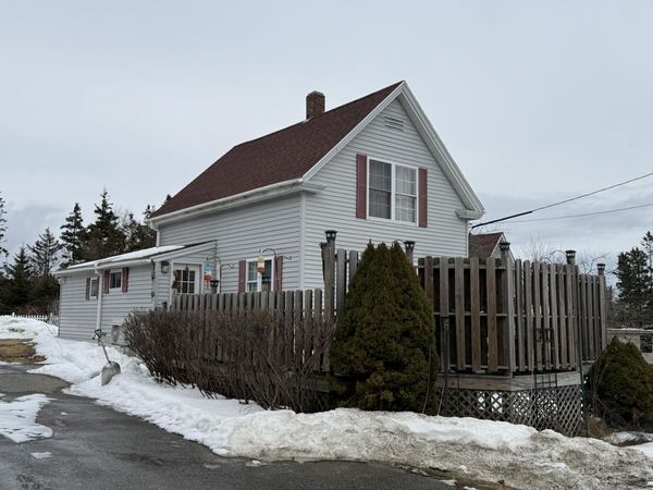 20 Tea Hill Road, Stonington, ME 04681