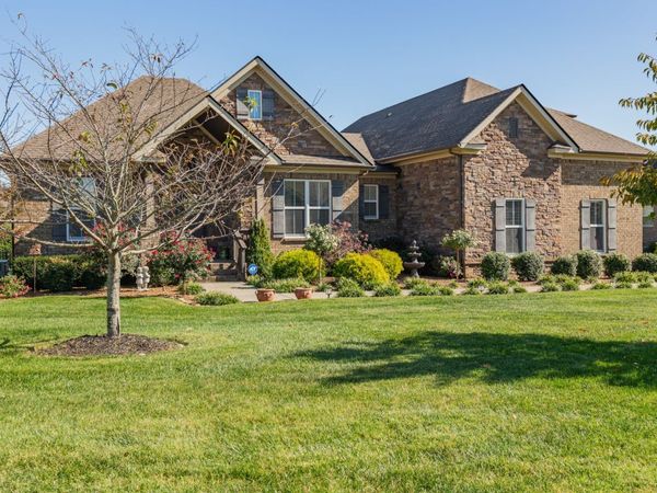 919 Nashs Nook, Columbia, TN 38401