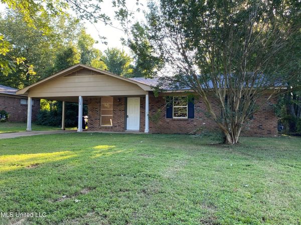 5630 Crestwood Drive, Horn Lake, MS 38637