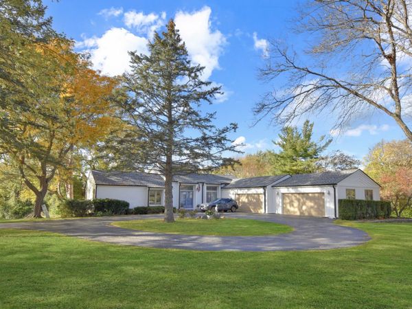 23400 W Cattail Lane, Barrington, IL 60010