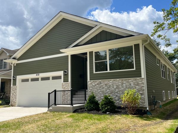 928 S Michigan Avenue , Villa Park, IL 60181