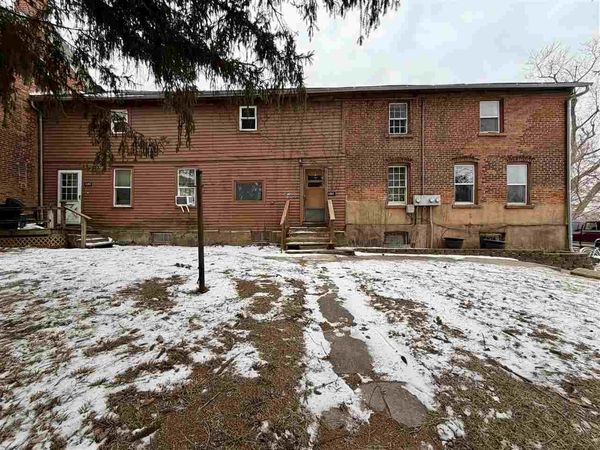 4304 V St, Homestead, IA 52236