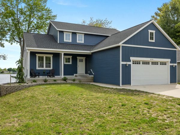 8106 Shenandoah Lane, Howard City, MI 49329