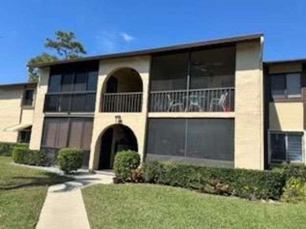 236 Pine Hov Circle, Unit D-2, Greenacres, FL 33463