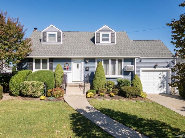 31 Walnut Avenue, South Farmingdale, NY 11735