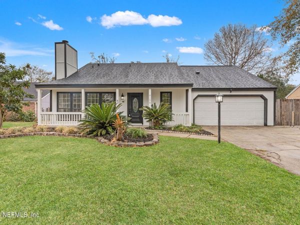 8190 LOCH LOMOND Lane, Jacksonville, FL 32244