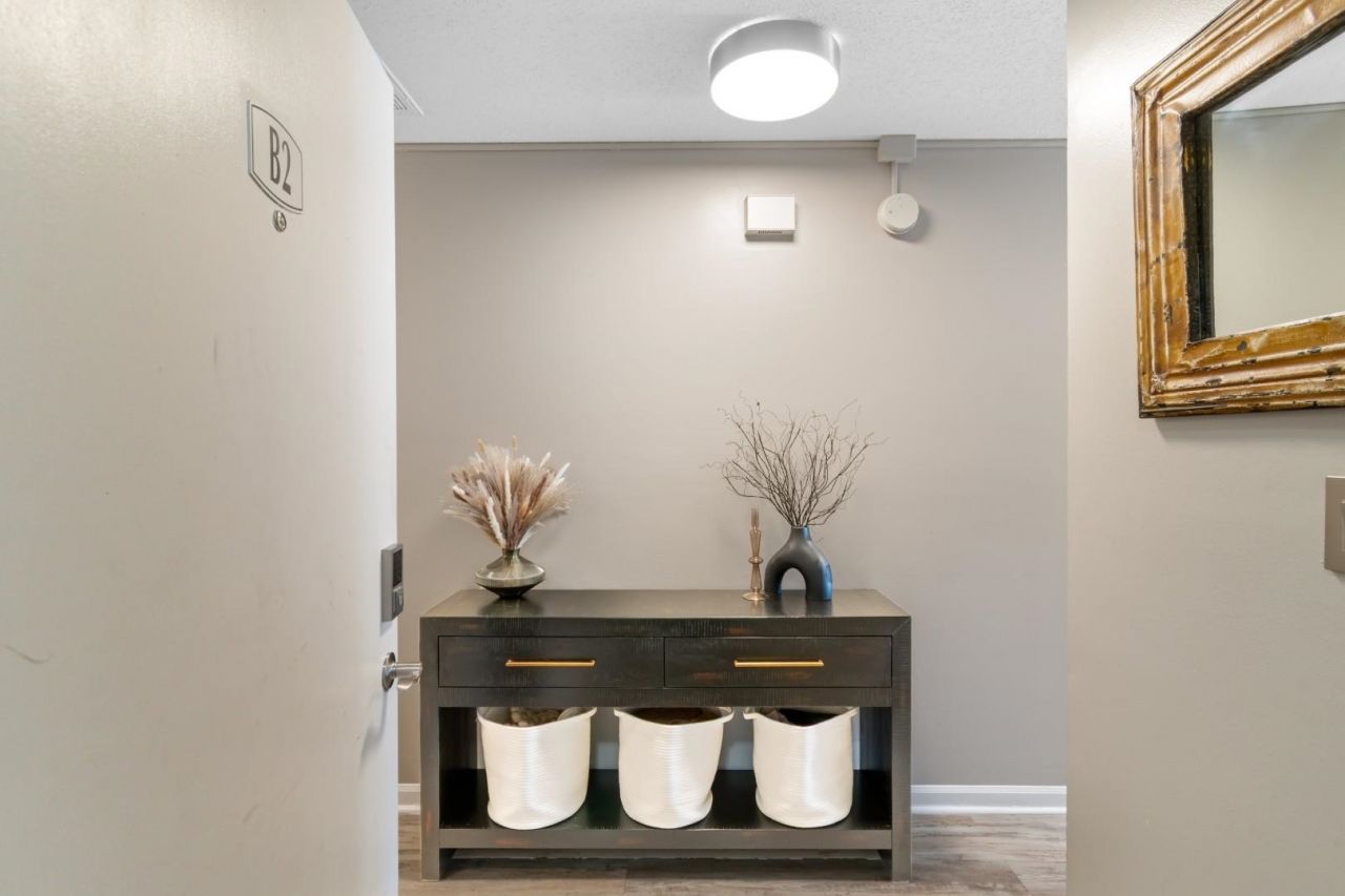 210 Double Eagle Dr.  Photo 4