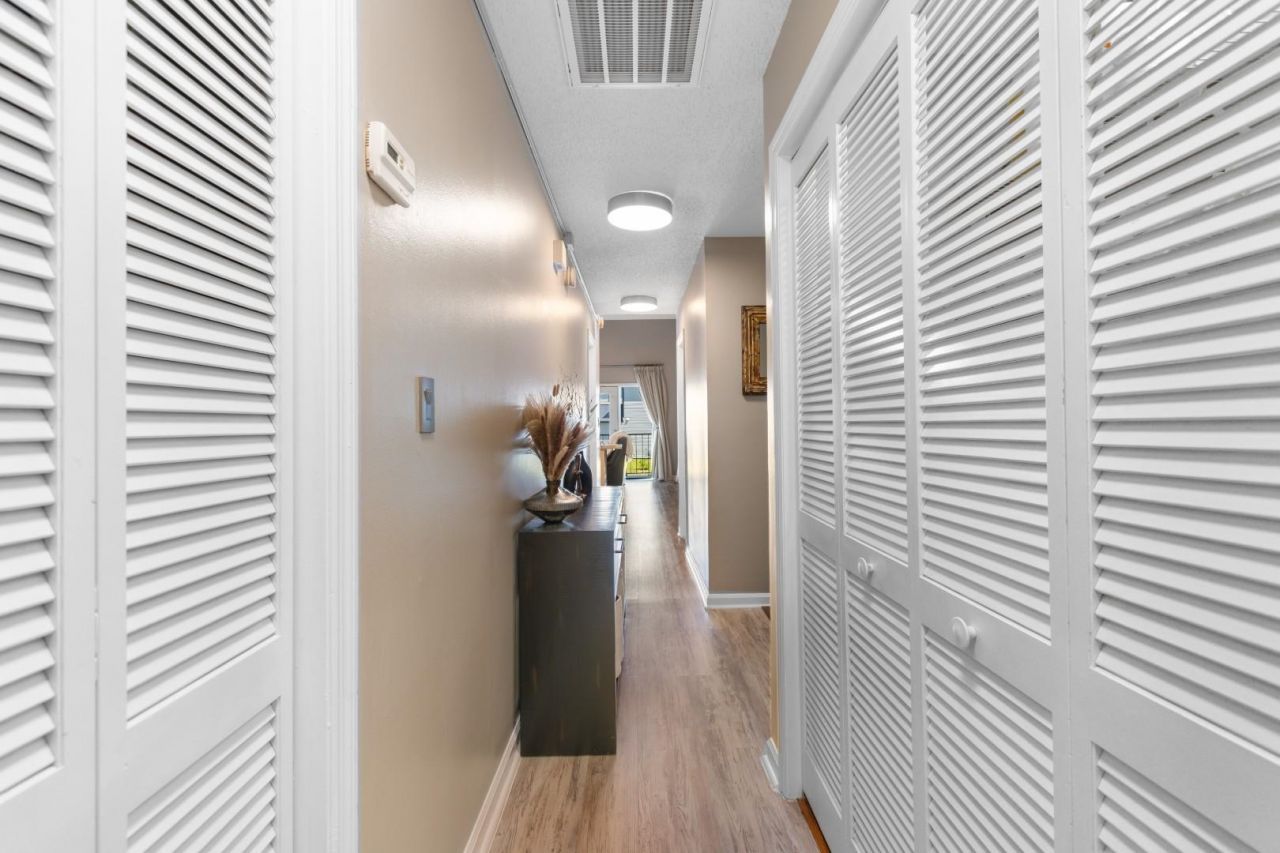 210 Double Eagle Dr.  Photo 5