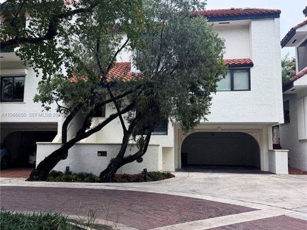 2000 S Bayshore Drive, Unit 13, Miami, FL 33133