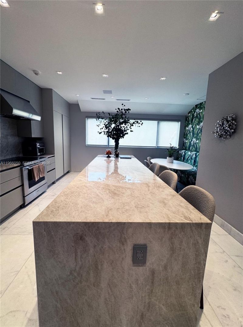 2000 S Bayshore Drive, Unit 13, Miami, FL 33133 Photo