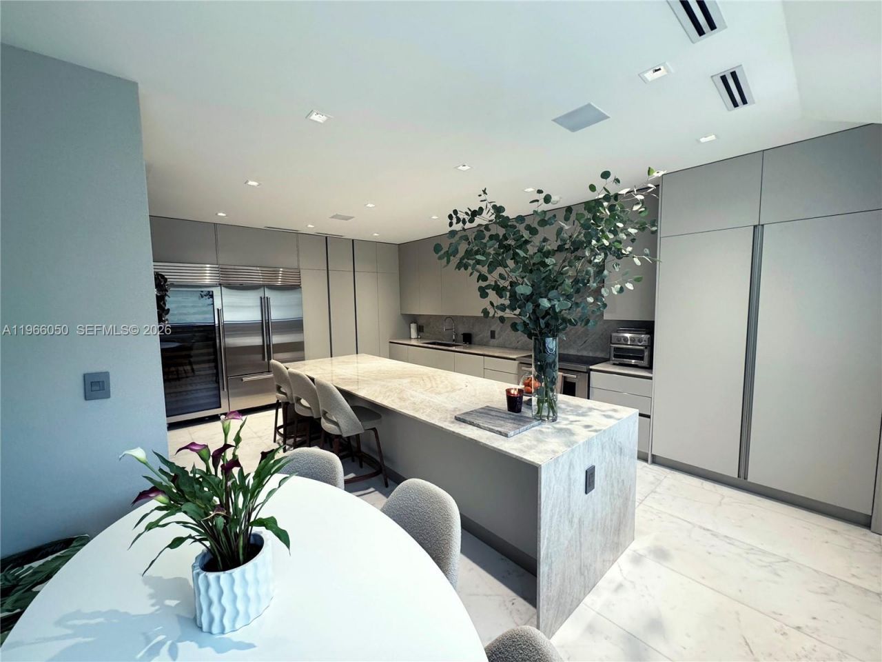 2000 S Bayshore Drive, Unit 13, Miami, FL 33133 Photo