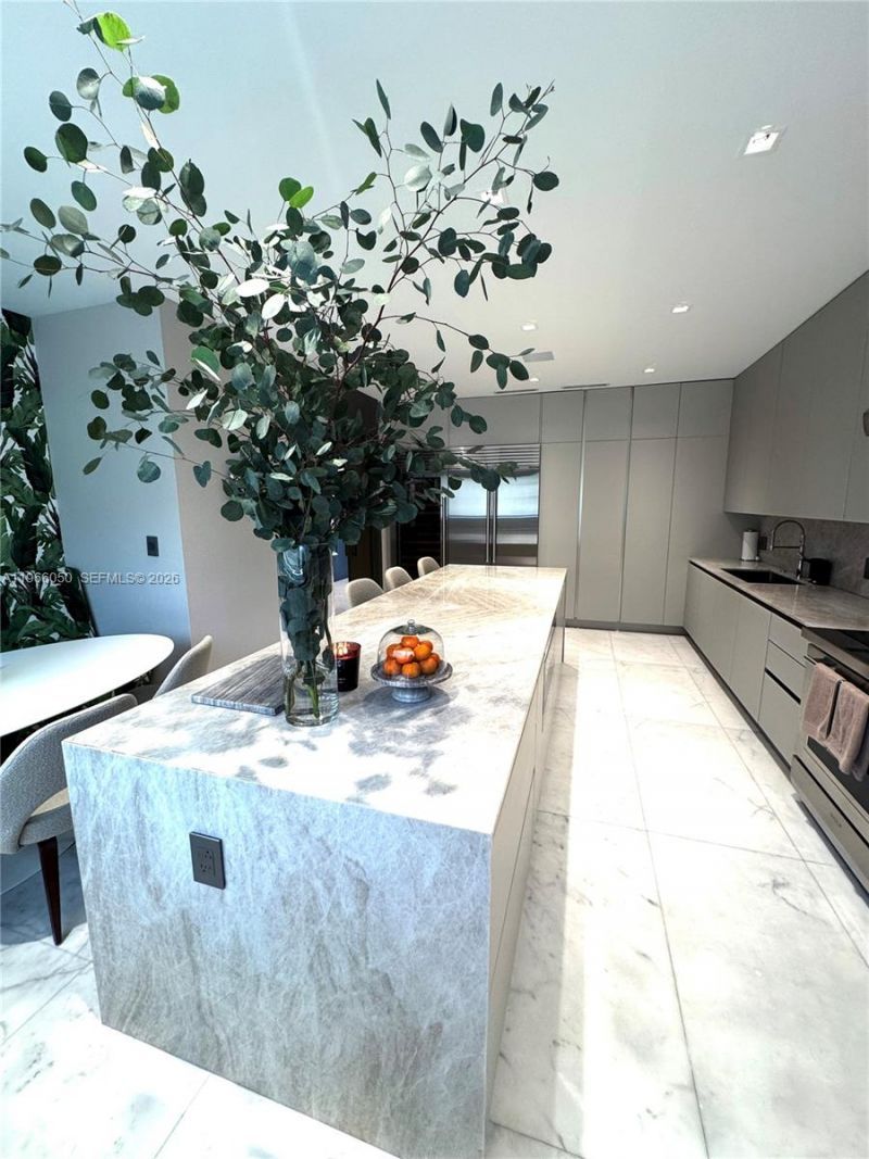 2000 S Bayshore Drive, Unit 13, Miami, FL 33133 Photo