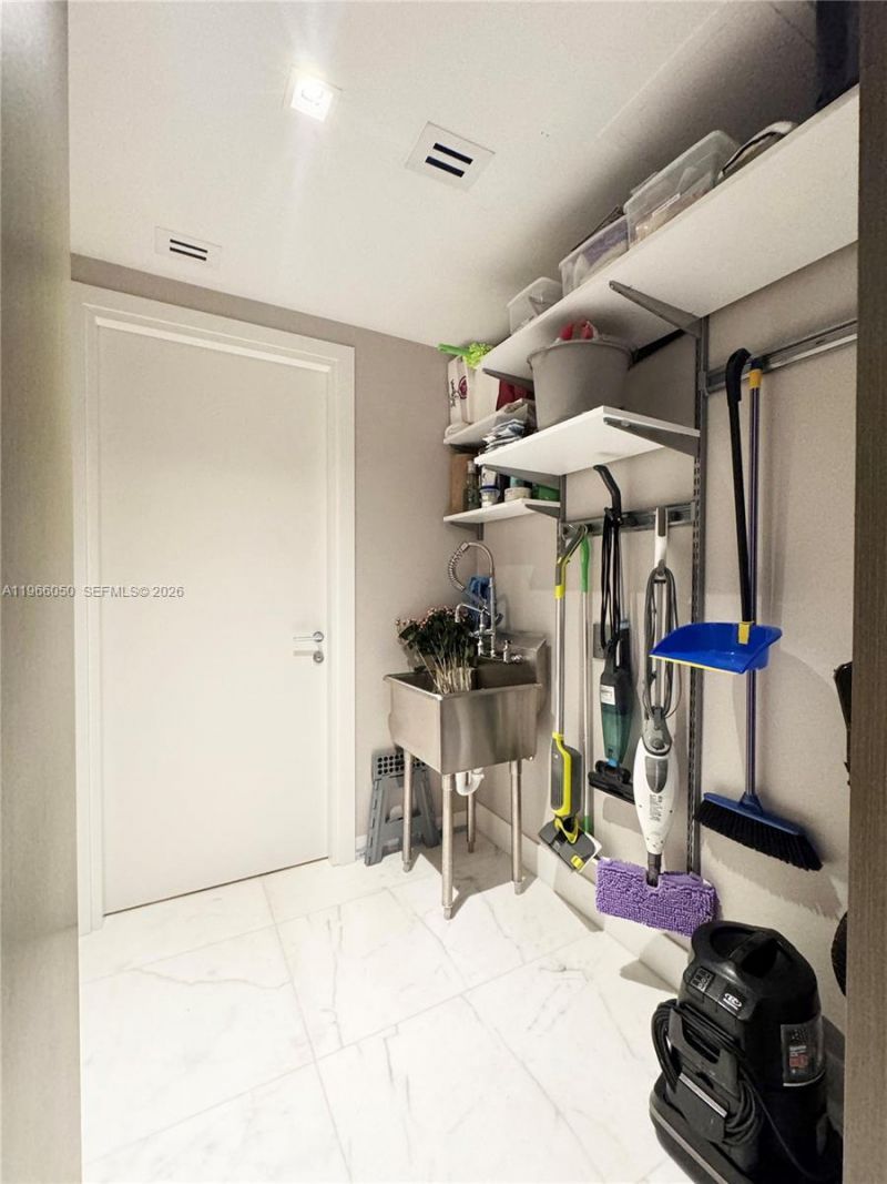 2000 S Bayshore Drive, Unit 13, Miami, FL 33133 Photo