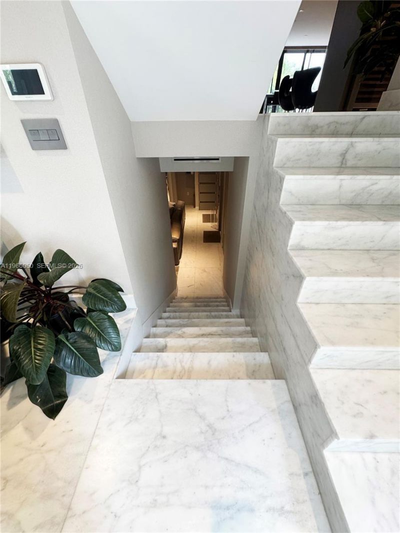 2000 S Bayshore Drive, Unit 13, Miami, FL 33133 Photo