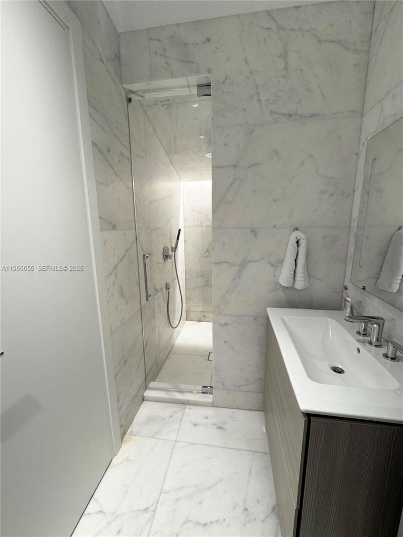 2000 S Bayshore Drive, Unit 13, Miami, FL 33133 Photo